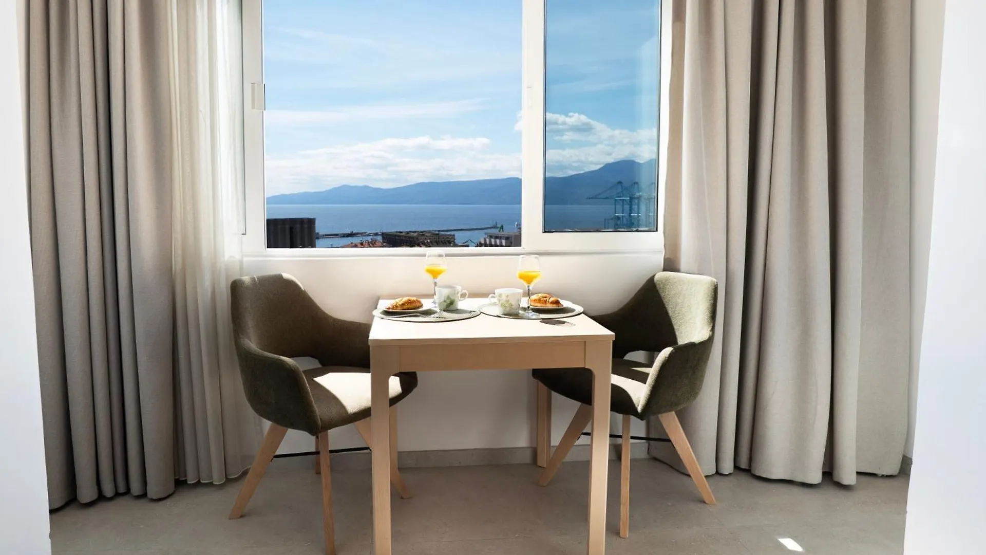 Happy Here Rijeka Apartment